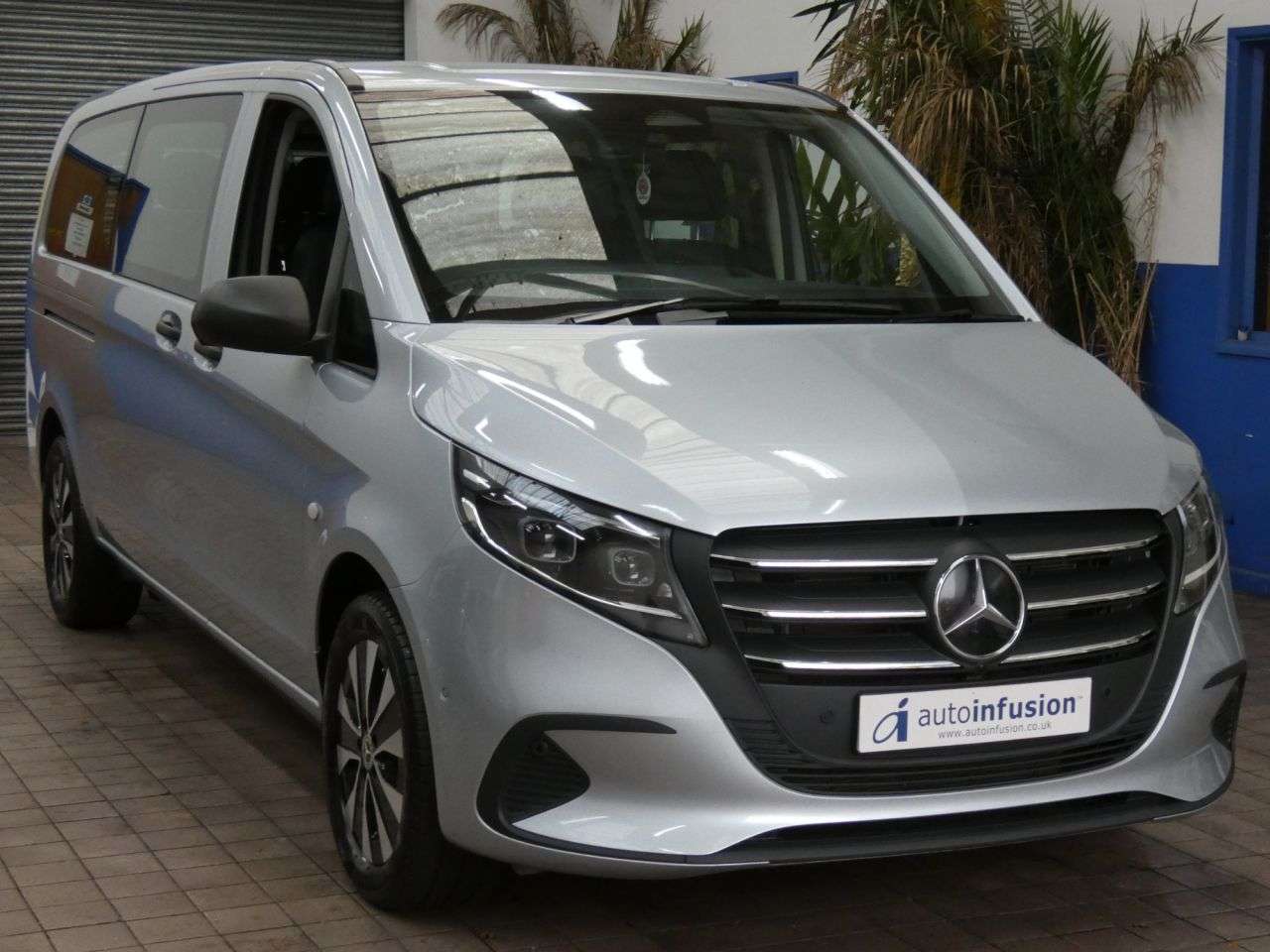 A 2025 MERCEDES-BENZ VITO 2.0 116 CDI SELECT Tourer G-Tronic RWD L3 Euro 6 (s/s) 5dr IMMACULATE EXAMP A 2025 MERCEDES-BENZ VITO 2.0 116 CDI SELECT Tourer G-Tronic RWD L3 Euro 6 (s/s) 5dr IMMACULATE EXAMP