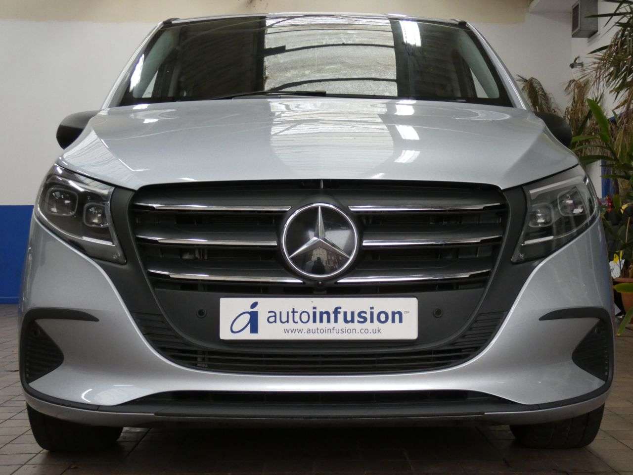 A 2025 MERCEDES-BENZ VITO 2.0 116 CDI SELECT Tourer G-Tronic RWD L3 Euro 6 (s/s) 5dr IMMACULATE EXAMP A 2025 MERCEDES-BENZ VITO 2.0 116 CDI SELECT Tourer G-Tronic RWD L3 Euro 6 (s/s) 5dr IMMACULATE EXAMP