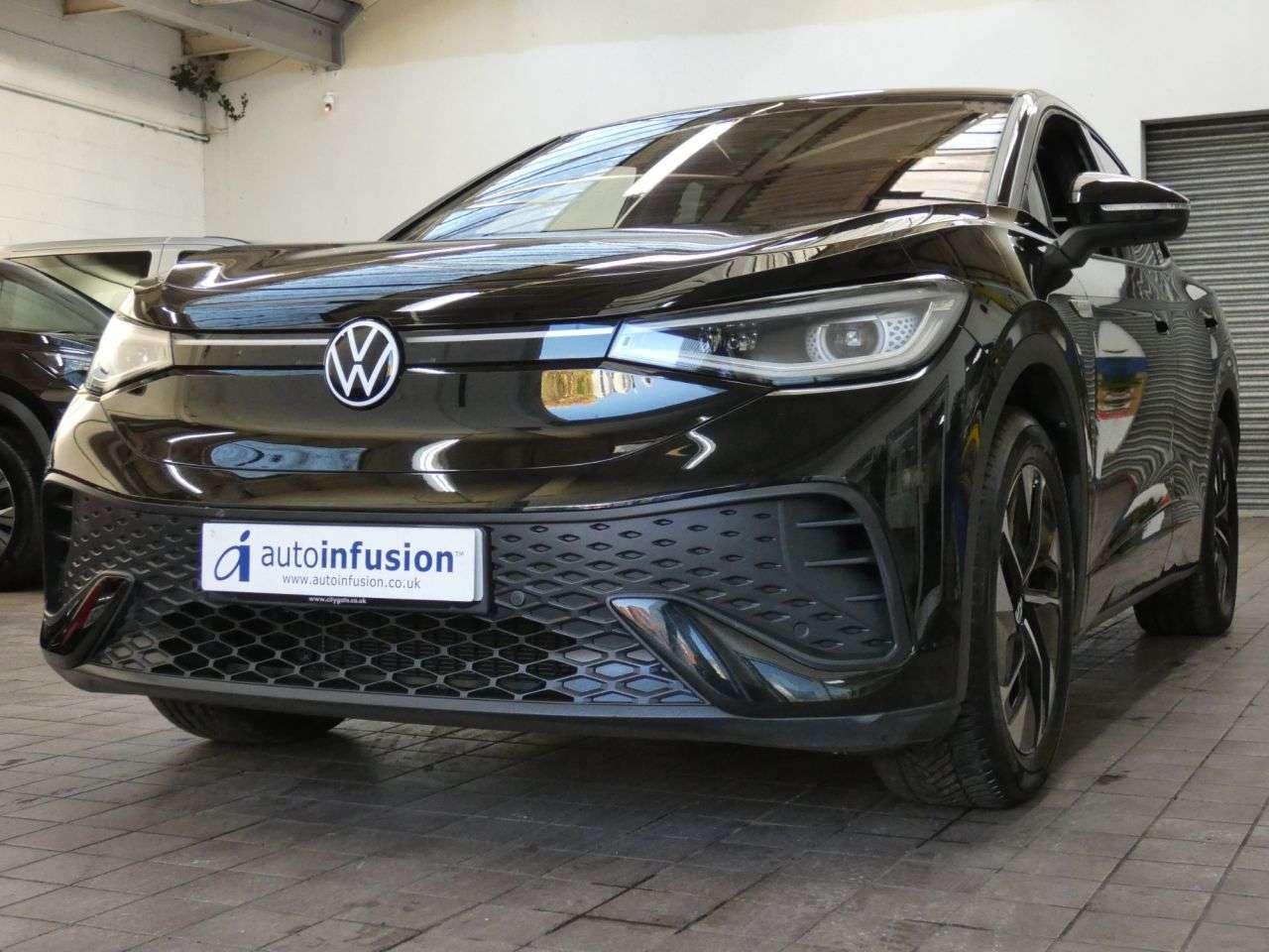 A 2023 VOLKSWAGEN ID.5 Pro 77kWh Style SUV 5dr Electric Auto (174 ps) 1 OWNER SERVICE HISTORY WARR A 2023 VOLKSWAGEN ID.5 Pro 77kWh Style SUV 5dr Electric Auto (174 ps) 1 OWNER SERVICE HISTORY WARR