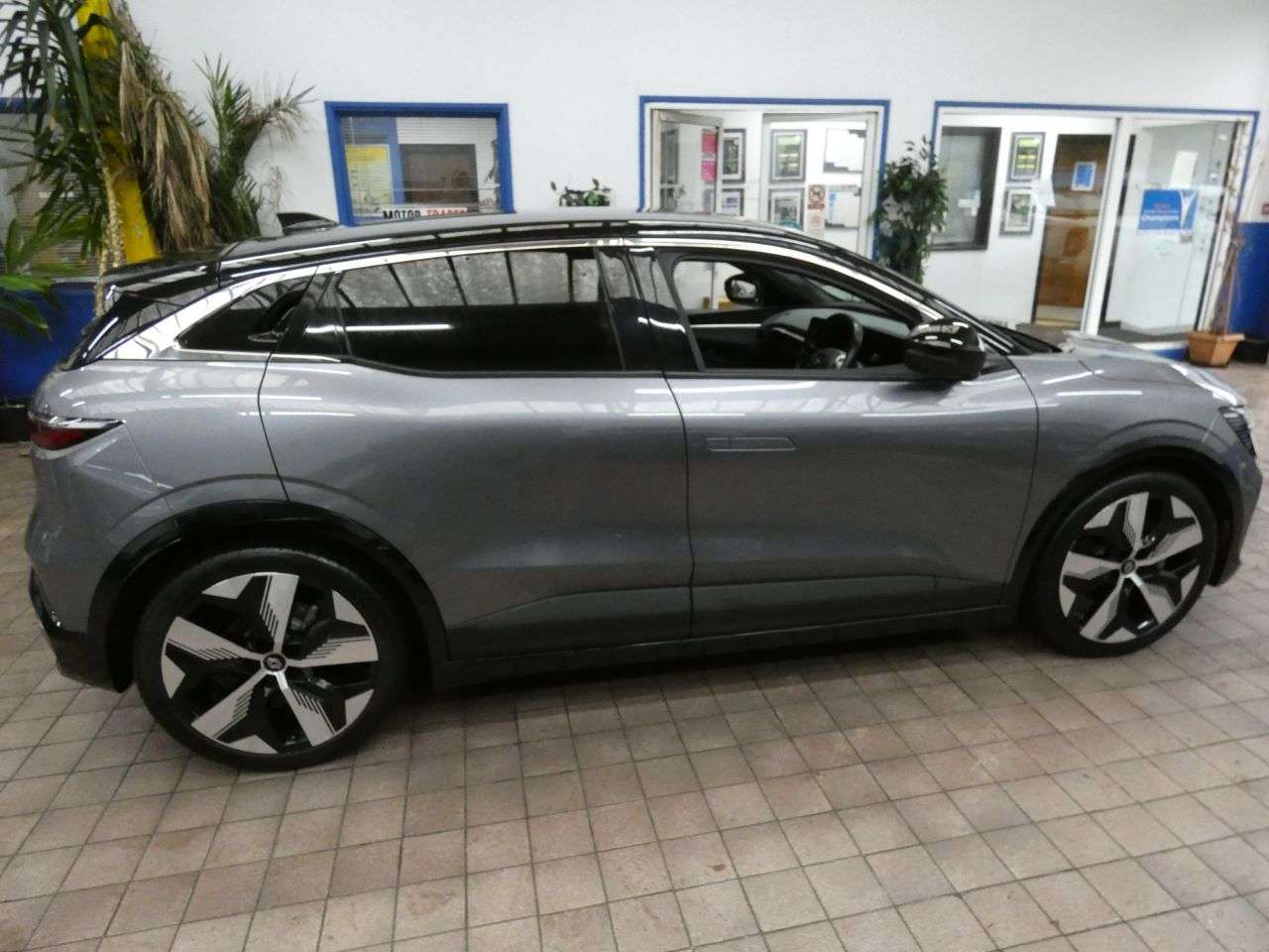 2024 RENAULT MEGANE E-TECH 2024 RENAULT MEGANE E-TECH