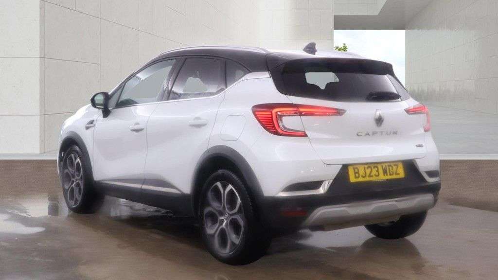 A 2023 RENAULT CAPTUR 1.6 E-TECH 9.8kWh techno SUV 5dr Petrol Plug-in Hybrid Auto Euro 6 (s/s) (1 A 2023 RENAULT CAPTUR 1.6 E-TECH 9.8kWh techno SUV 5dr Petrol Plug-in Hybrid Auto Euro 6 (s/s) (1