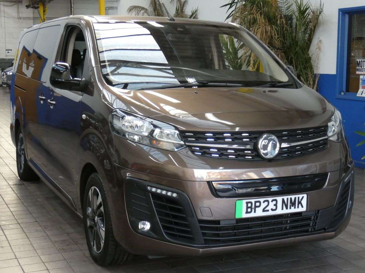 A 2023 VAUXHALL VIVARO LIFE ELECTRIC 50kWh Ultimate MPV 5dr Electric Auto LWB (8 Seat, 11kW Charger) (136 ps) 1 A 2023 VAUXHALL VIVARO LIFE ELECTRIC 50kWh Ultimate MPV 5dr Electric Auto LWB (8 Seat, 11kW Charger) (136 ps) 1