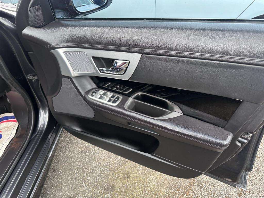 2012 JAGUAR XF 2012 JAGUAR XF