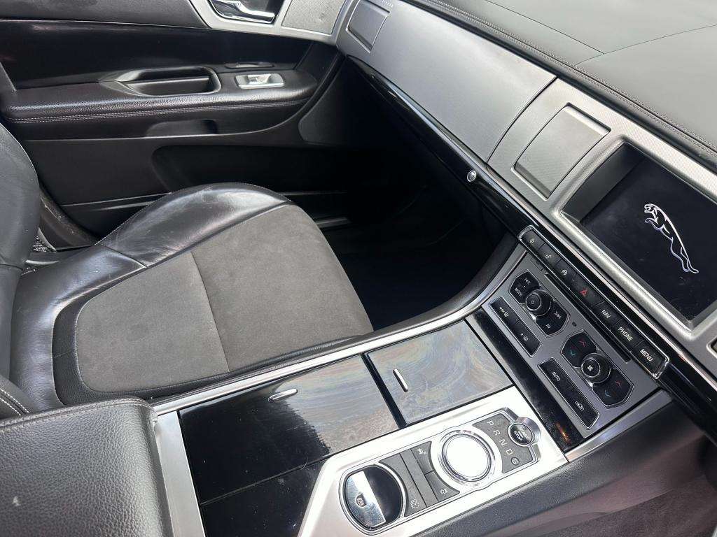 2012 JAGUAR XF 2012 JAGUAR XF