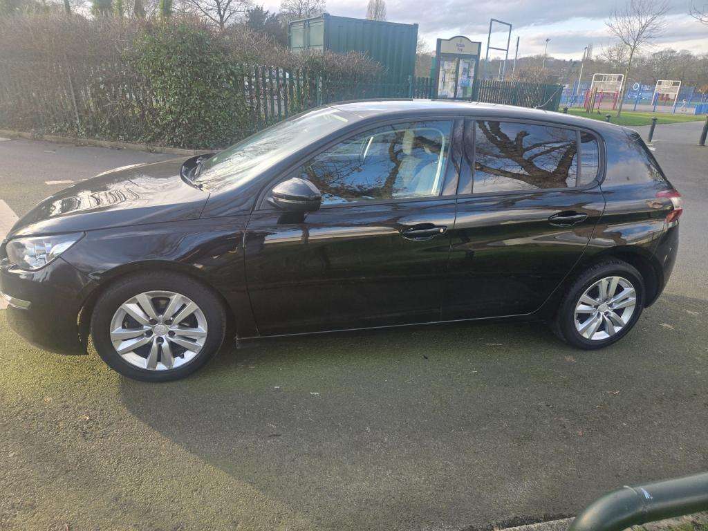 A 2015 PEUGEOT 308 Active Hdi A 2015 PEUGEOT 308 Active Hdi