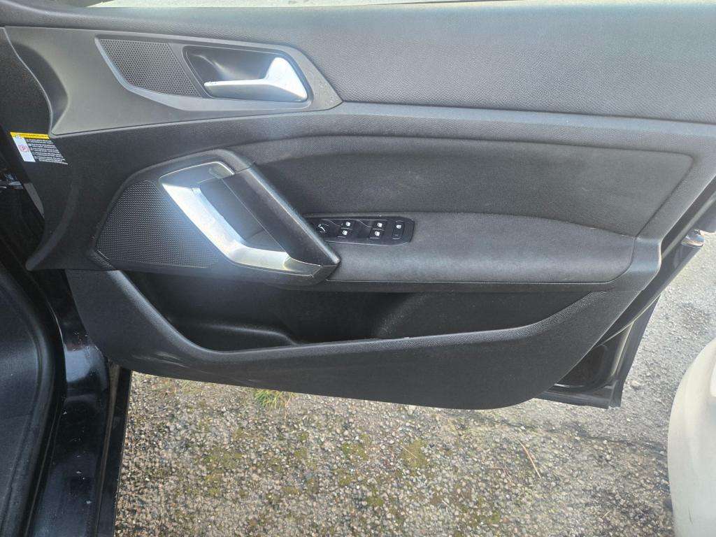 2015 PEUGEOT 308 2015 PEUGEOT 308