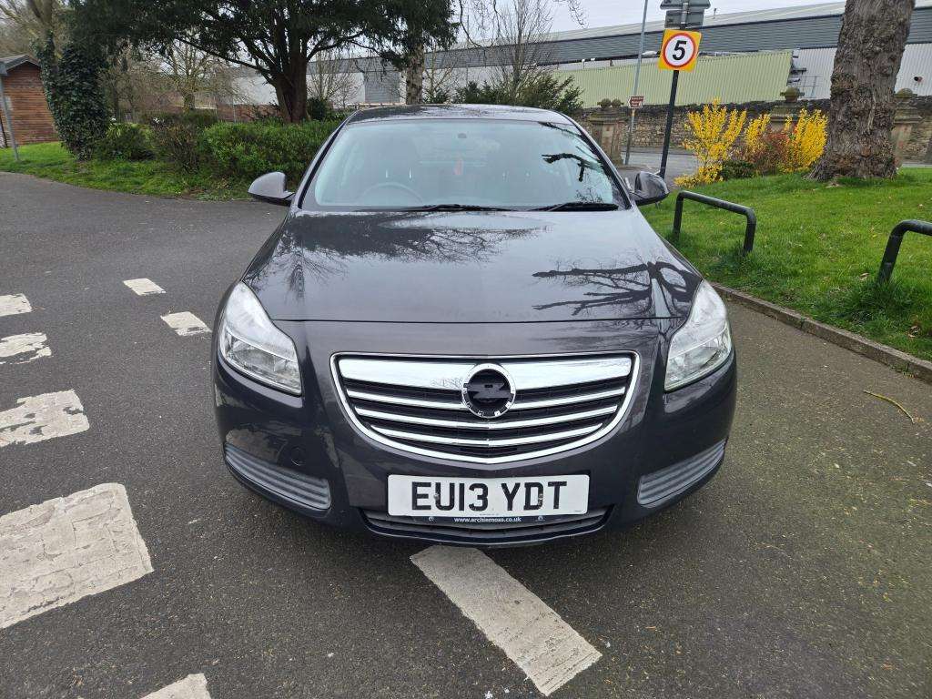 A 2013 VAUXHALL INSIGNIA Tech Line Cdti Ecoflex S/s A 2013 VAUXHALL INSIGNIA Tech Line Cdti Ecoflex S/s