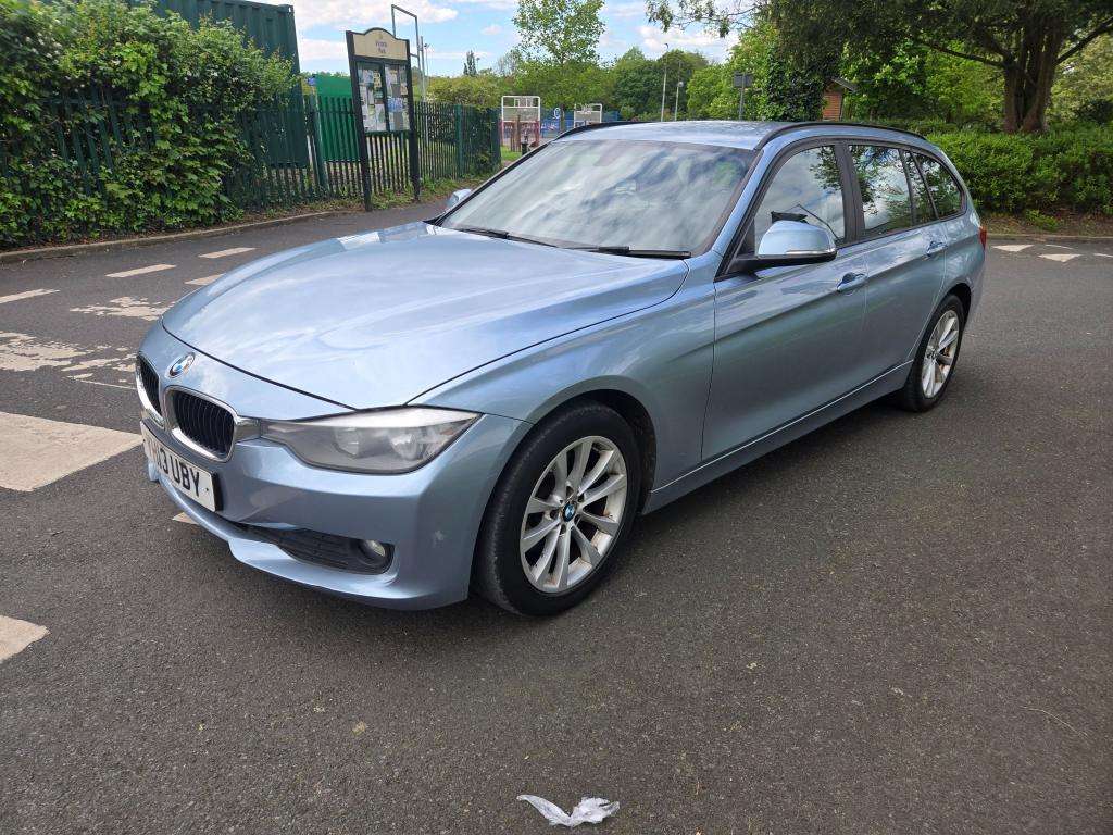A 2013 BMW 3 SERIES 320d Se Touring A 2013 BMW 3 SERIES 320d Se Touring