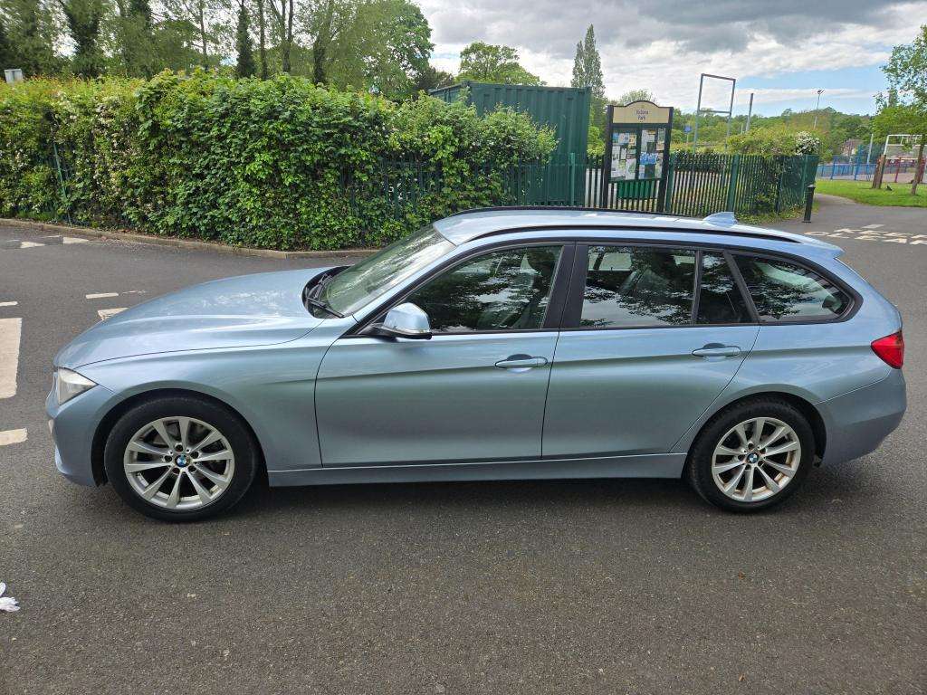 A 2013 BMW 3 SERIES 320d Se Touring A 2013 BMW 3 SERIES 320d Se Touring