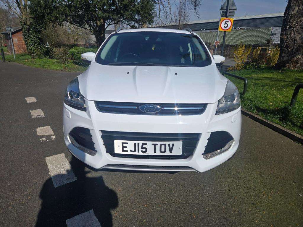 A 2015 FORD KUGA Titanium X A 2015 FORD KUGA Titanium X