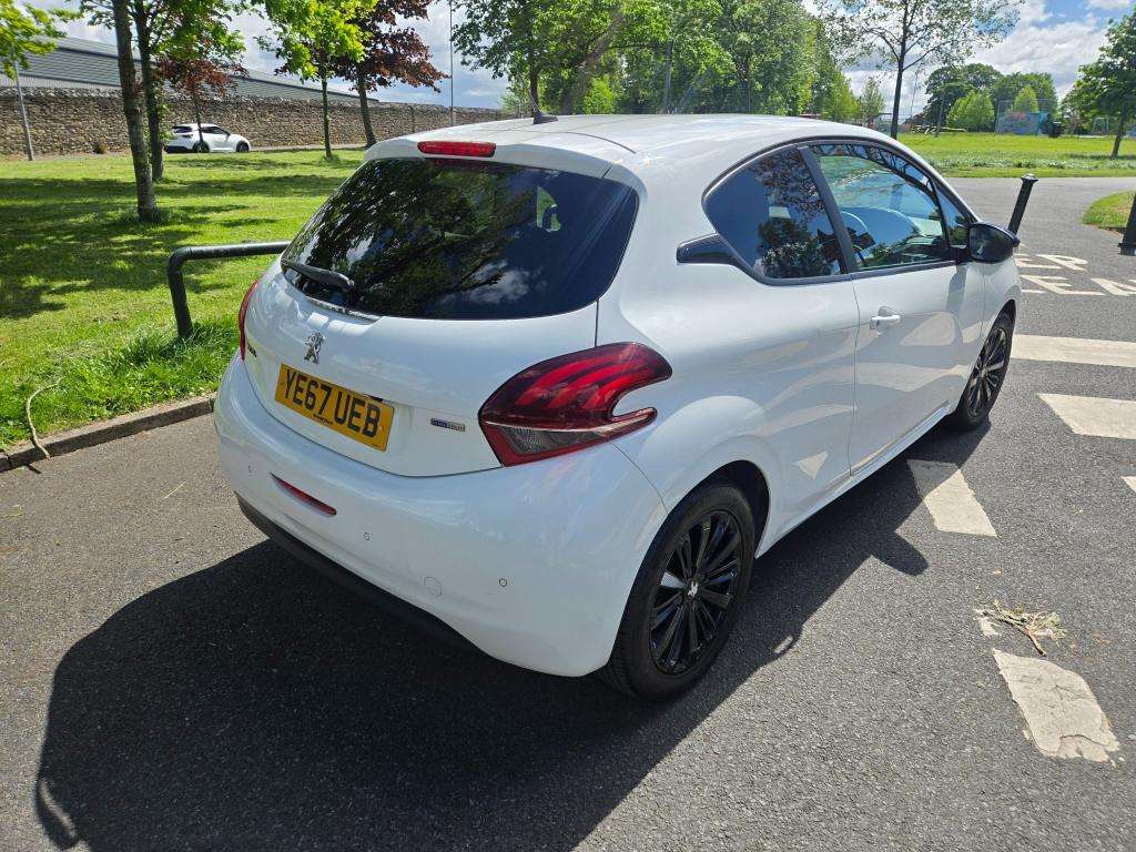2017 PEUGEOT 208 2017 PEUGEOT 208