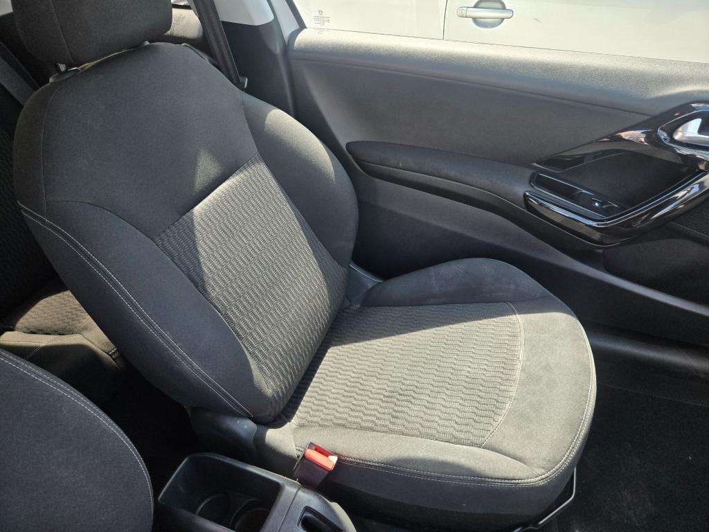 2017 PEUGEOT 208 2017 PEUGEOT 208