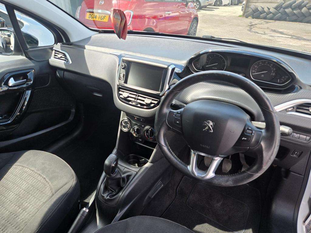 2017 PEUGEOT 208 2017 PEUGEOT 208
