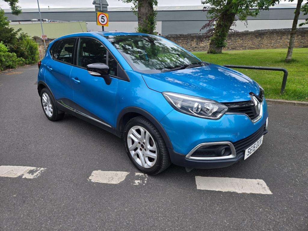A 2015 RENAULT CAPTUR Dynamique Medianav Energy Dci S/s A 2015 RENAULT CAPTUR Dynamique Medianav Energy Dci S/s
