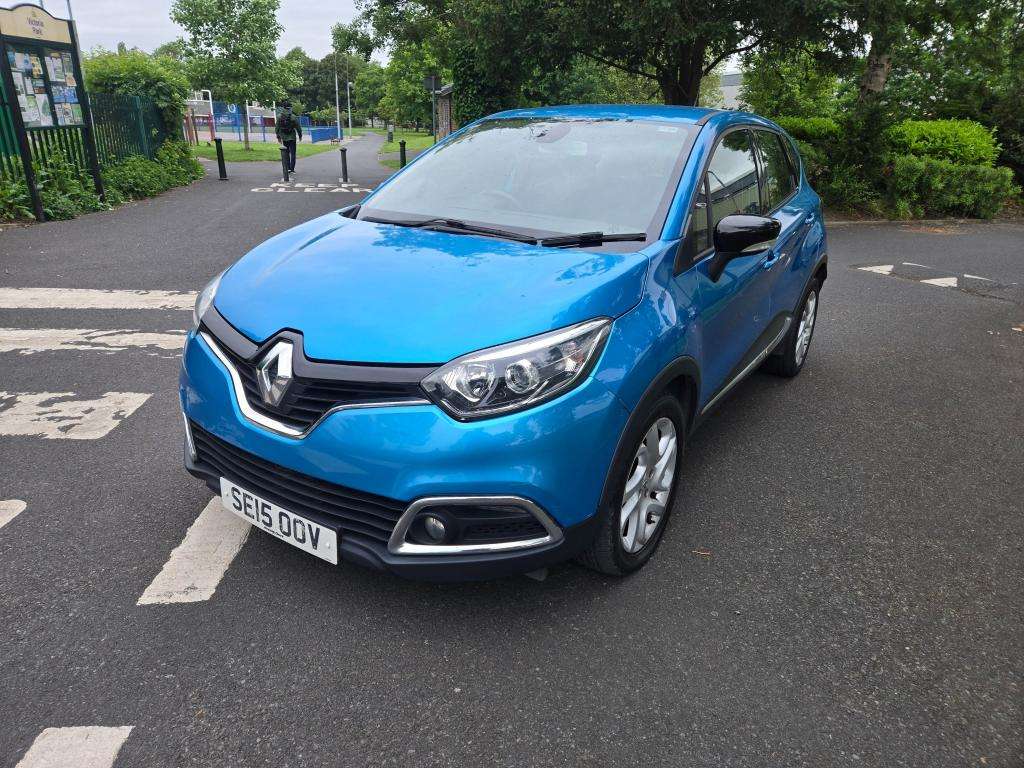 A 2015 RENAULT CAPTUR Dynamique Medianav Energy Dci S/s A 2015 RENAULT CAPTUR Dynamique Medianav Energy Dci S/s