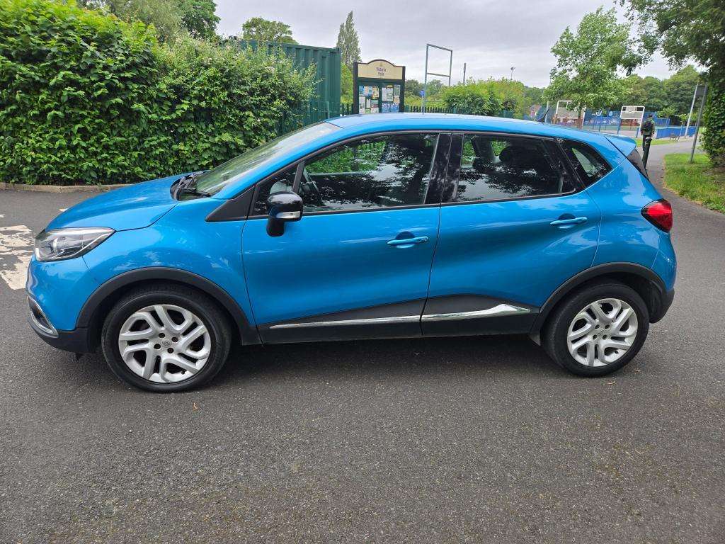 A 2015 RENAULT CAPTUR Dynamique Medianav Energy Dci S/s A 2015 RENAULT CAPTUR Dynamique Medianav Energy Dci S/s
