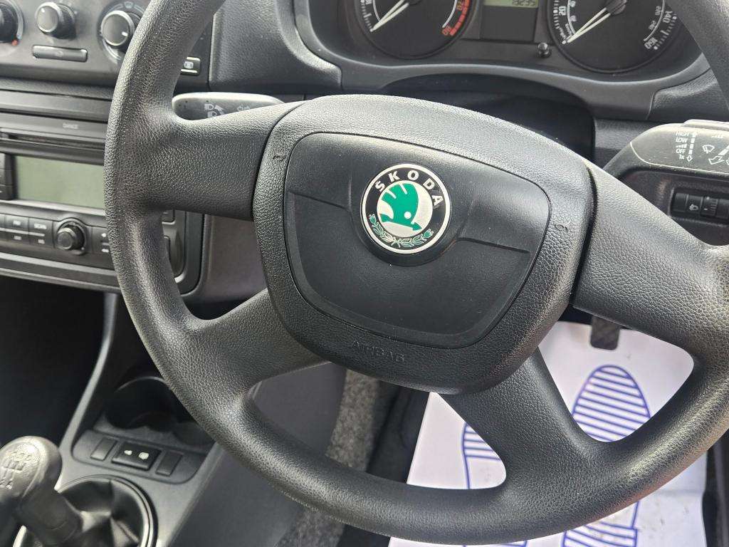 2009 SKODA FABIA 2009 SKODA FABIA