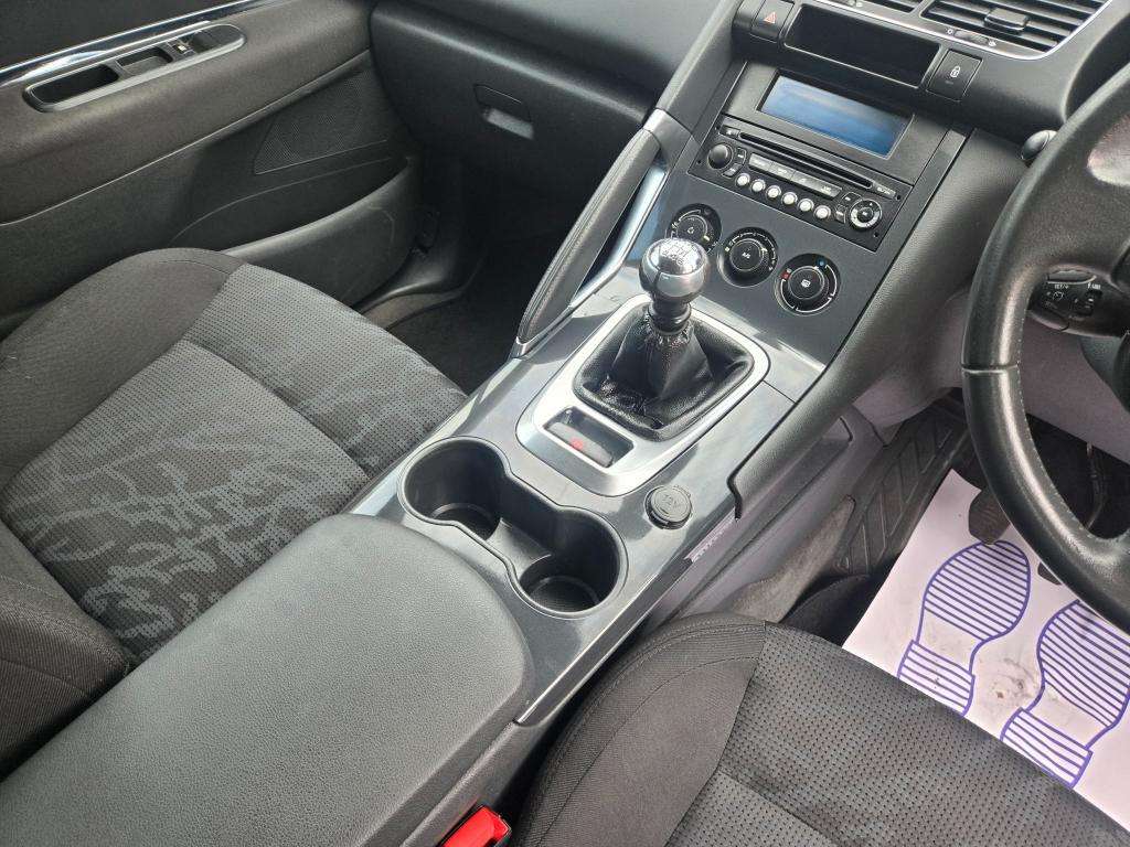 2011 PEUGEOT 3008 2011 PEUGEOT 3008
