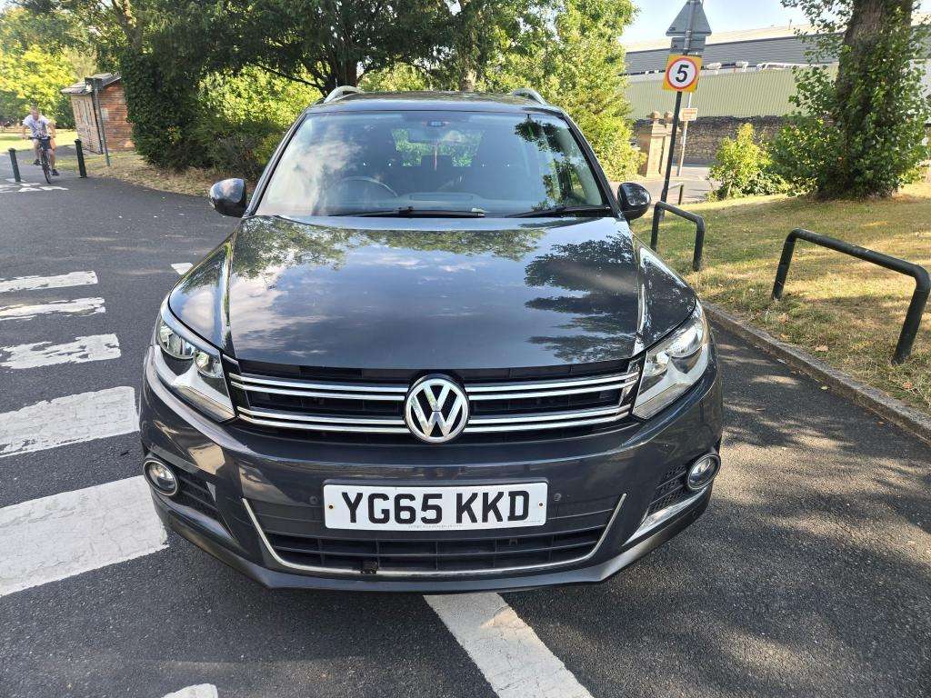 A 2015 VOLKSWAGEN TIGUAN Match Tdi Bluemotion Technology 4motion A 2015 VOLKSWAGEN TIGUAN Match Tdi Bluemotion Technology 4motion