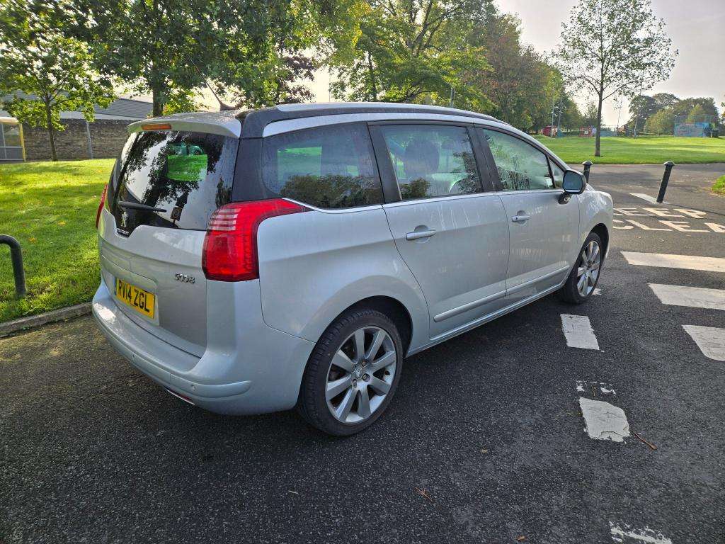 2014 PEUGEOT 5008 2014 PEUGEOT 5008