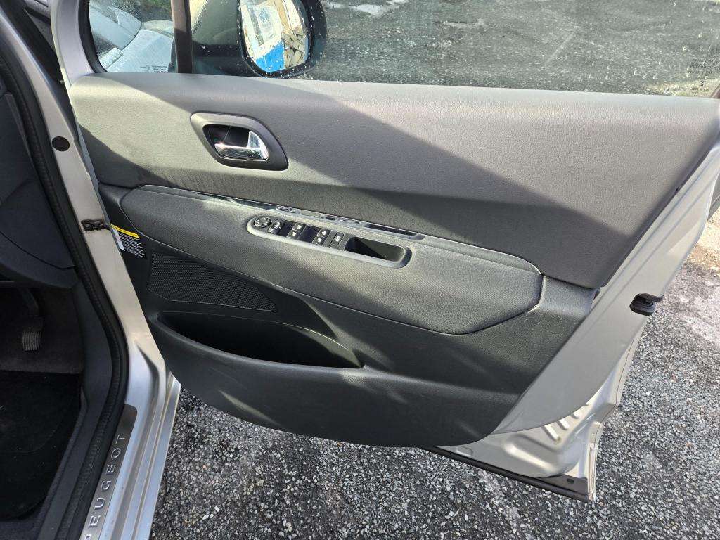 2014 PEUGEOT 5008 2014 PEUGEOT 5008