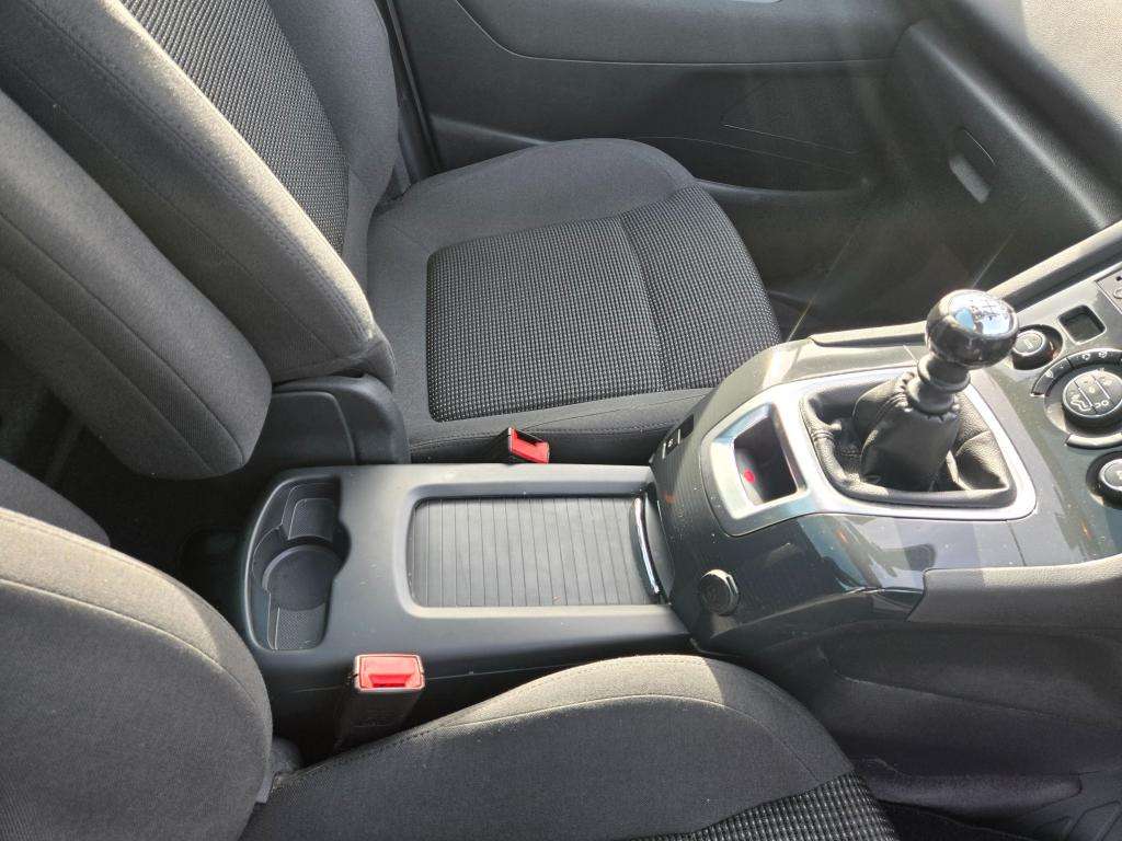 2014 PEUGEOT 5008 2014 PEUGEOT 5008