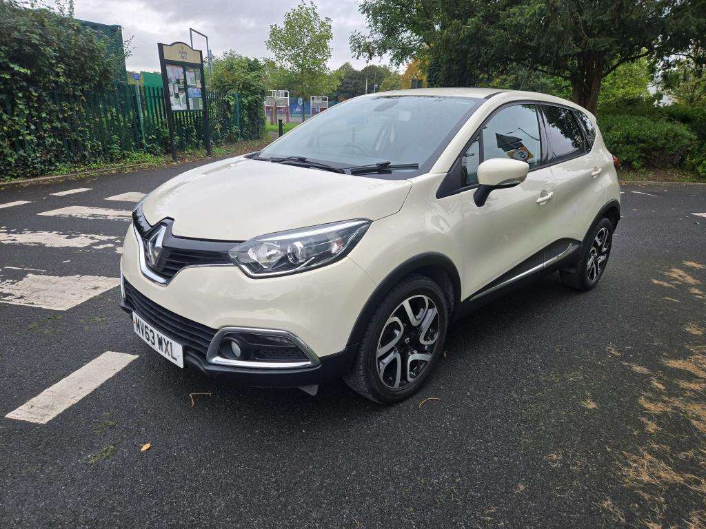 A 2013 RENAULT CAPTUR Dynamique Medianav Energy Tce S/s A 2013 RENAULT CAPTUR Dynamique Medianav Energy Tce S/s
