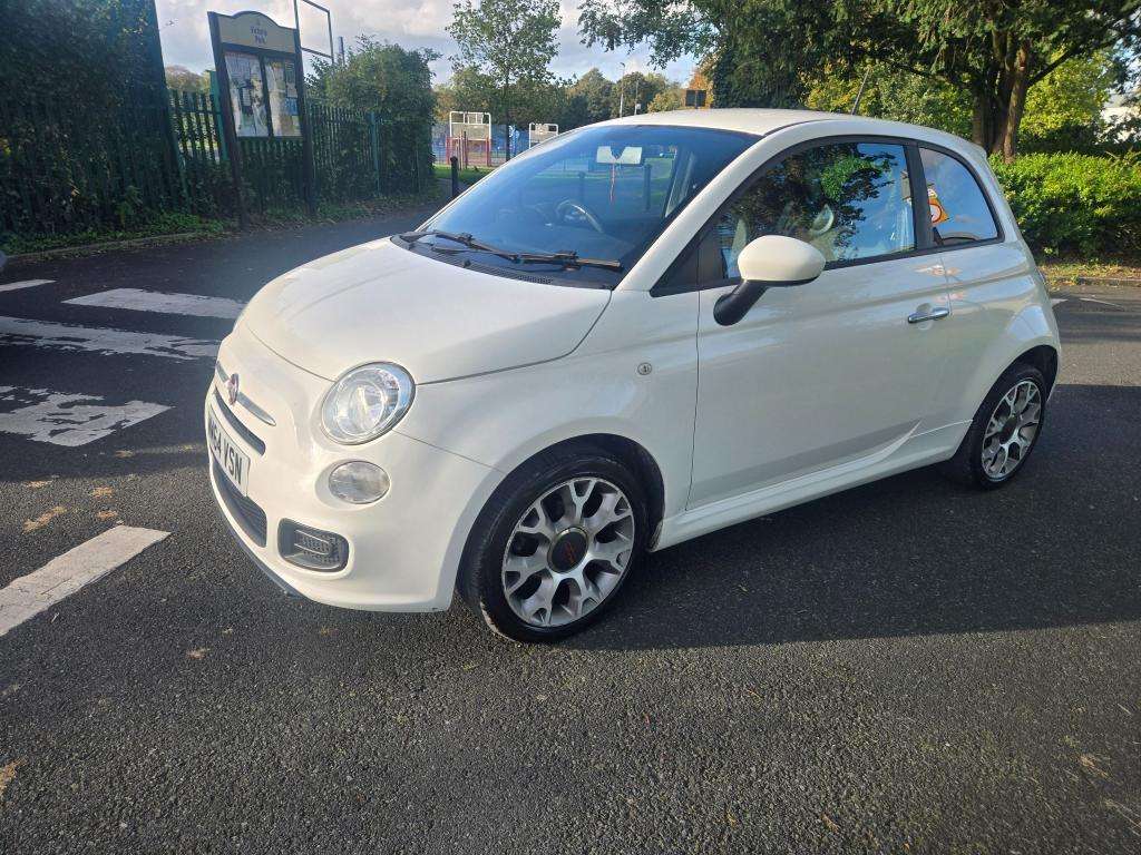 A 2014 FIAT 500 S A 2014 FIAT 500 S