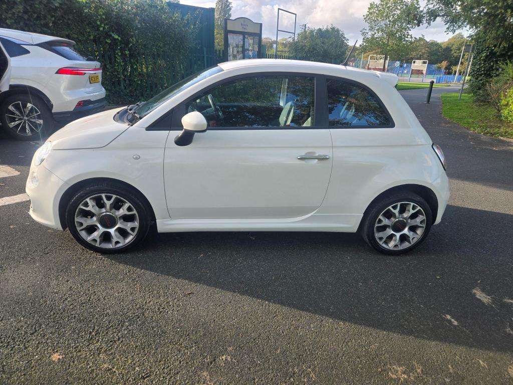 A 2014 FIAT 500 S A 2014 FIAT 500 S