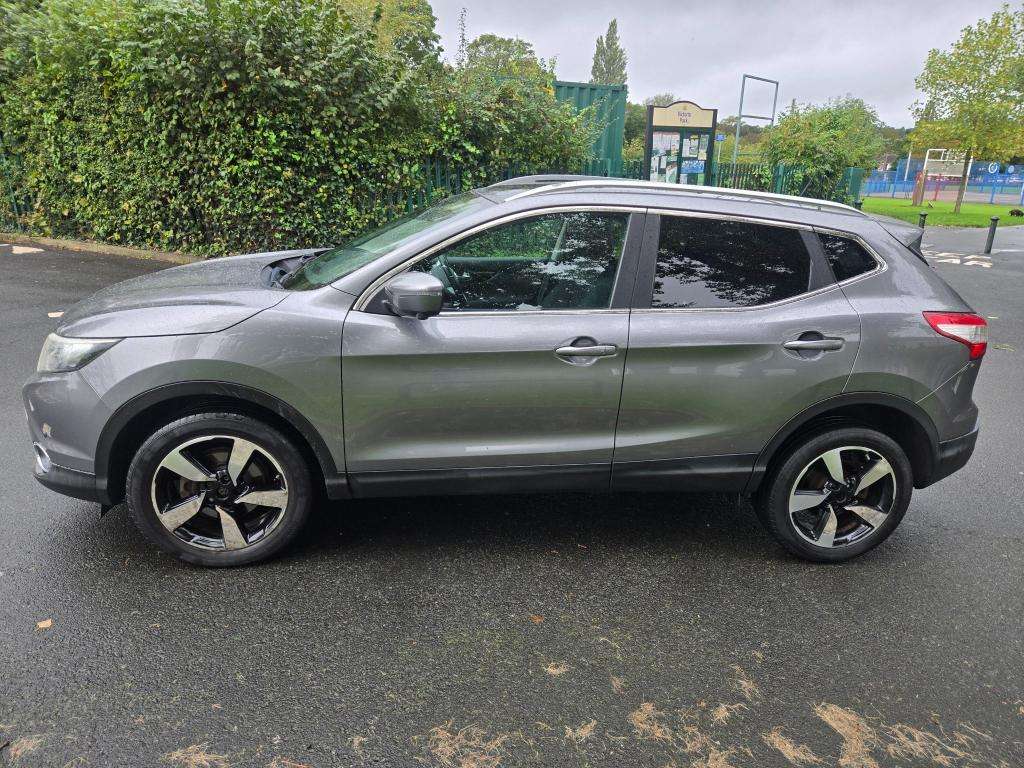 A 2015 NISSAN QASHQAI N-tec+ Dci A 2015 NISSAN QASHQAI N-tec+ Dci