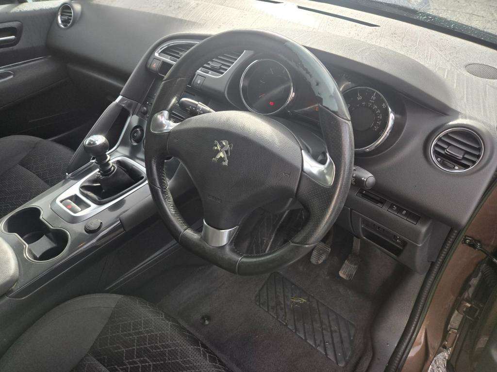 2014 PEUGEOT 3008 2014 PEUGEOT 3008