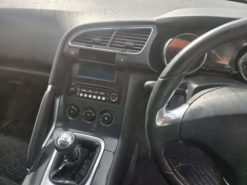 2014 PEUGEOT 3008 2014 PEUGEOT 3008