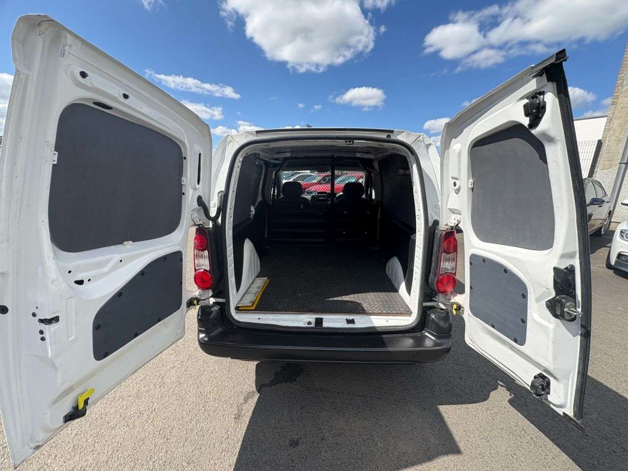 2015 PEUGEOT PARTNER 2015 PEUGEOT PARTNER