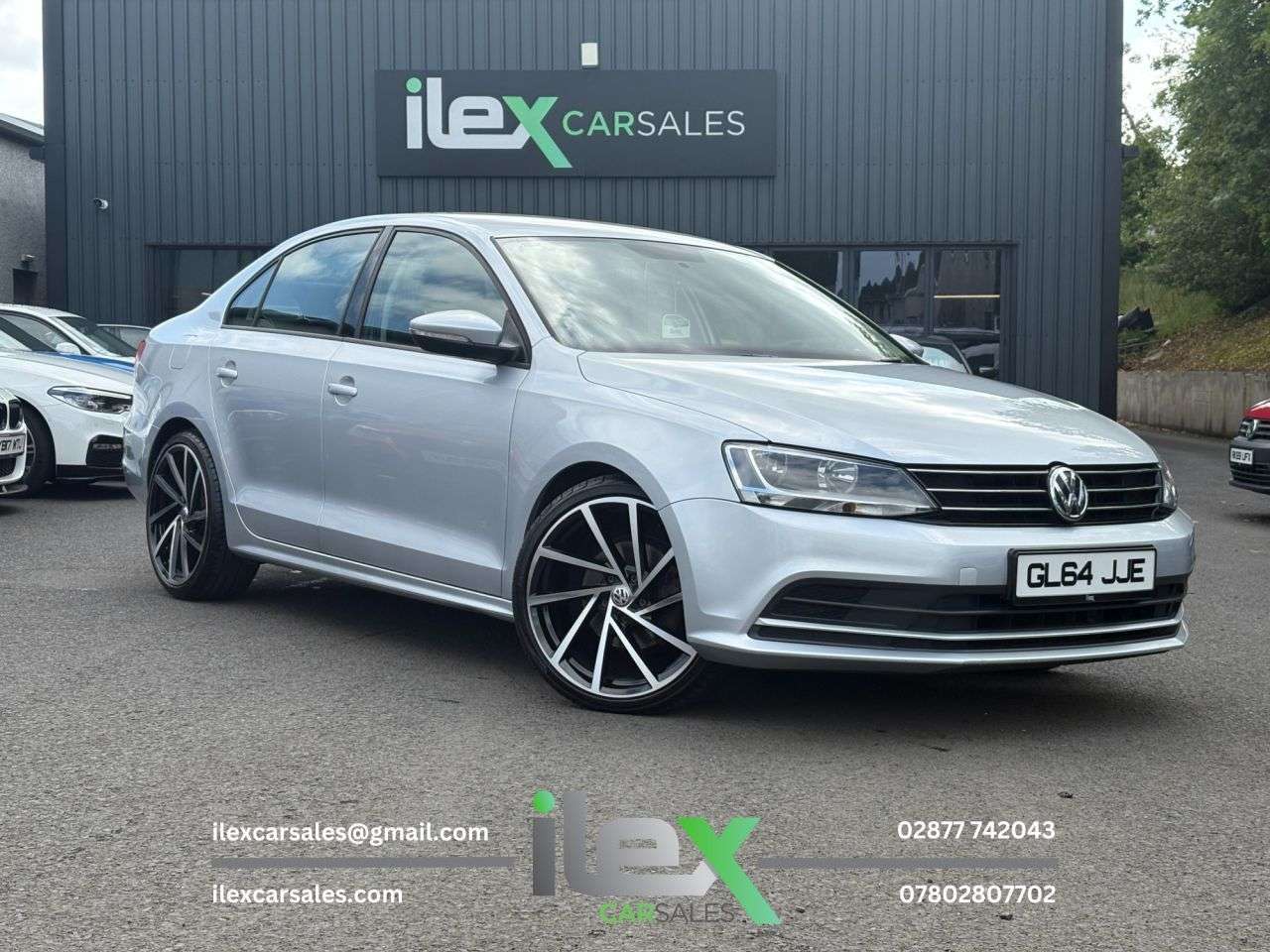 A 2014 VOLKSWAGEN JETTA 2.0 TDI BlueMotion Tech SE Saloon 4dr Diesel DSG Euro 6 (s/s) (110 ps) A 2014 VOLKSWAGEN JETTA 2.0 TDI BlueMotion Tech SE Saloon 4dr Diesel DSG Euro 6 (s/s) (110 ps)