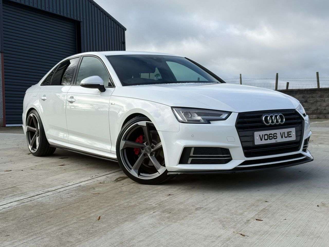 A 2016 AUDI A4 2.0 TDI S line 74 MPG | 95k Miles A 2016 AUDI A4 2.0 TDI S line 74 MPG | 95k Miles