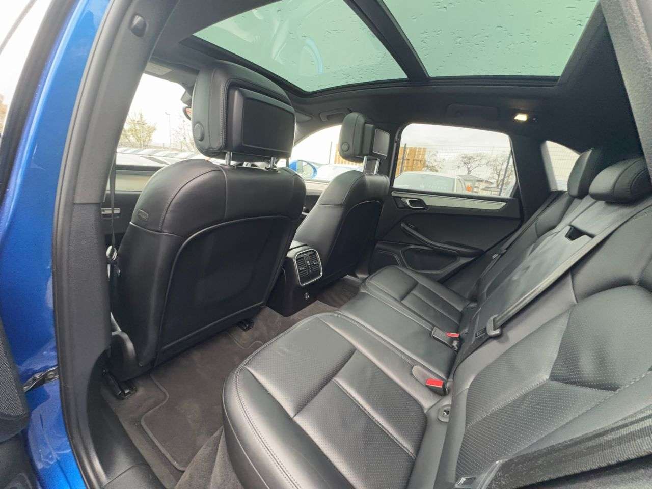 2017 PORSCHE MACAN 2017 PORSCHE MACAN