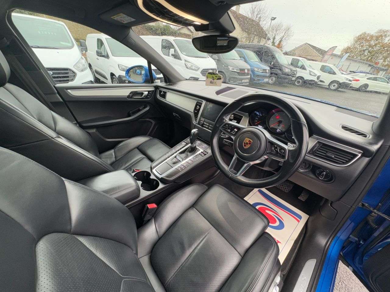 2017 PORSCHE MACAN 2017 PORSCHE MACAN