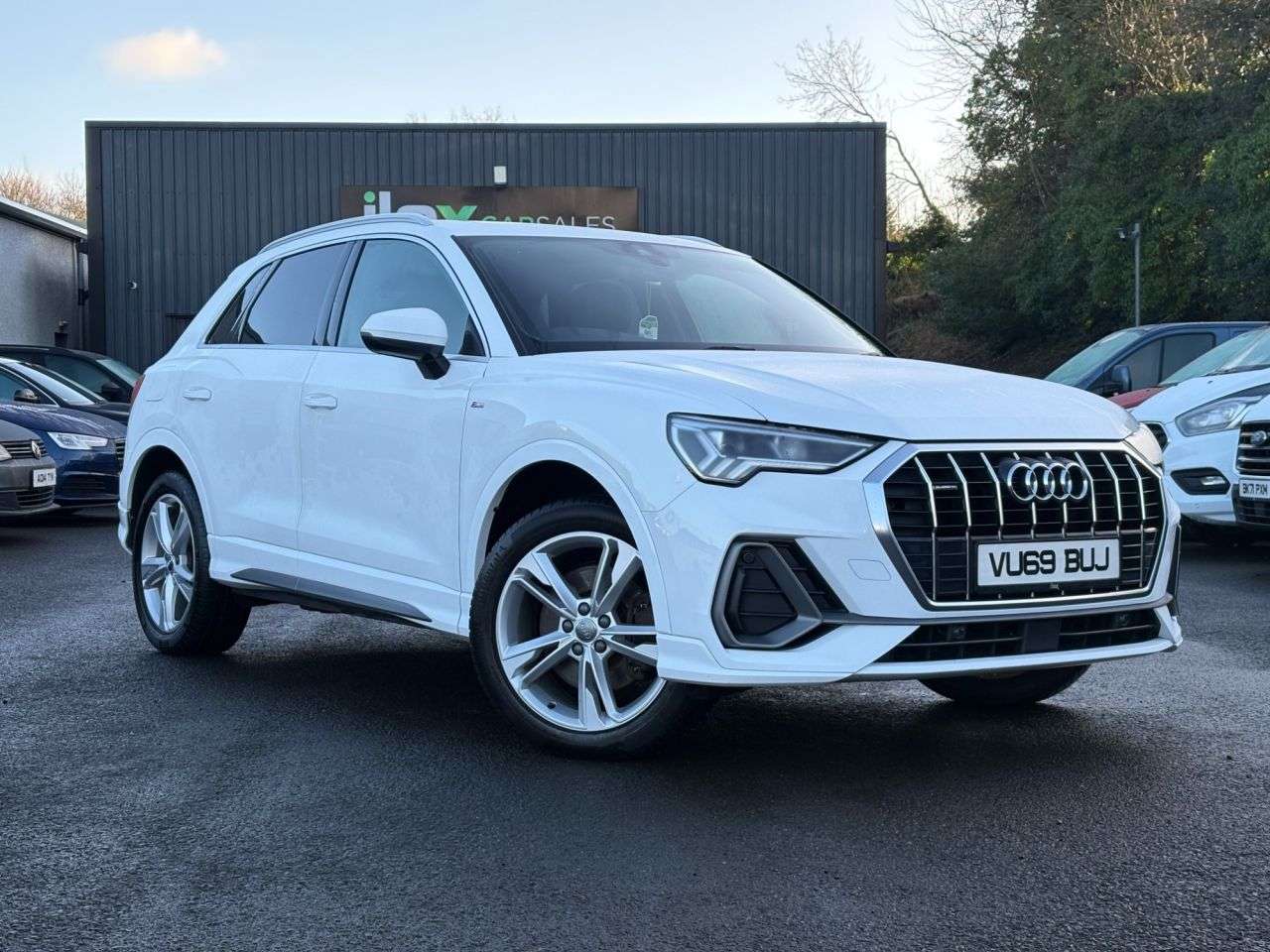 A 2019 AUDI Q3 2.0 TDI 40 S line SUV 5dr Diesel S Tronic quattro Euro 6 (s/s) (190 ps) 190 A 2019 AUDI Q3 2.0 TDI 40 S line SUV 5dr Diesel S Tronic quattro Euro 6 (s/s) (190 ps) 190