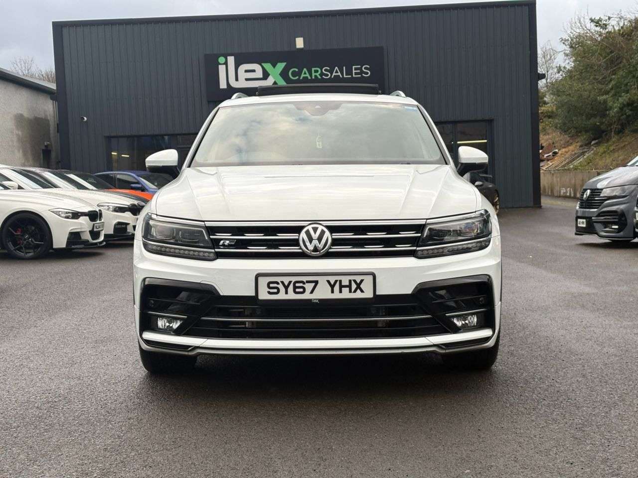 A 2017 VOLKSWAGEN TIGUAN 2.0 TDI R-Line SUV 5dr Diesel DSG 4Motion Euro 6 (s/s) (190 ps) 190PS &bull A 2017 VOLKSWAGEN TIGUAN 2.0 TDI R-Line SUV 5dr Diesel DSG 4Motion Euro 6 (s/s) (190 ps) 190PS &bull