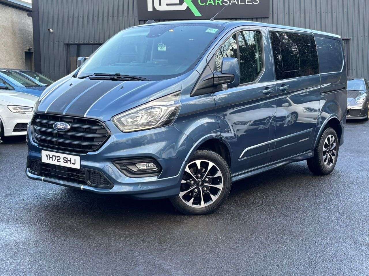 A 2022 FORD TRANSIT CUSTOM 2.0 320 EcoBlue Sport Crew Van Double Cab 5dr Diesel Auto L1 H1 Euro 6 (s/s A 2022 FORD TRANSIT CUSTOM 2.0 320 EcoBlue Sport Crew Van Double Cab 5dr Diesel Auto L1 H1 Euro 6 (s/s