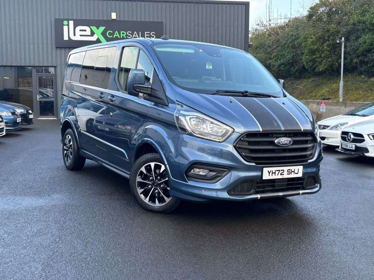 A 2022 FORD TRANSIT CUSTOM 2.0 320 EcoBlue Sport Crew Van Double Cab 5dr Diesel Auto L1 H1 Euro 6 (s/s A 2022 FORD TRANSIT CUSTOM 2.0 320 EcoBlue Sport Crew Van Double Cab 5dr Diesel Auto L1 H1 Euro 6 (s/s