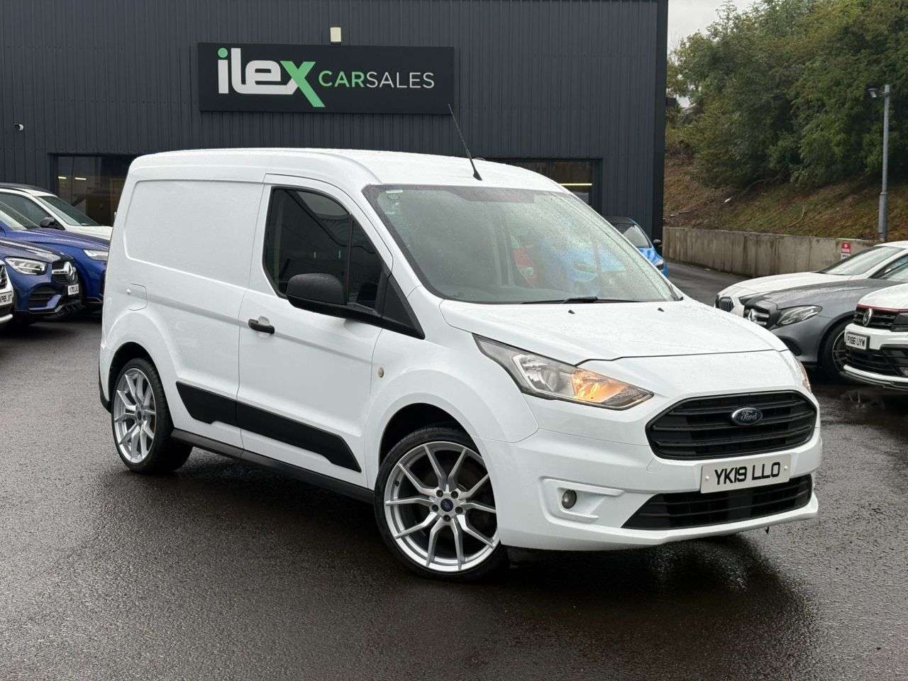 A 2019 FORD TRANSIT CONNECT 1.5 200 EcoBlue Trend Panel Van 5dr Diesel Manual L1 Euro 6 (s/s) (100 ps) A 2019 FORD TRANSIT CONNECT 1.5 200 EcoBlue Trend Panel Van 5dr Diesel Manual L1 Euro 6 (s/s) (100 ps)