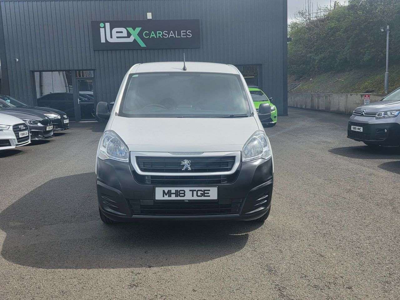 A 2018 PEUGEOT PARTNER 1.6 BlueHDi 854 Professional Panel Van 5dr Diesel Manual L1 (112 g/km, 97.6 A 2018 PEUGEOT PARTNER 1.6 BlueHDi 854 Professional Panel Van 5dr Diesel Manual L1 (112 g/km, 97.6