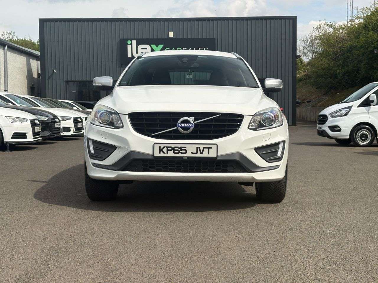 A 2015 VOLVO XC60 2.4 D4 R-Design Lux Nav SUV 5dr Diesel Auto AWD Euro 6 (s/s) (190 ps) AWD | A 2015 VOLVO XC60 2.4 D4 R-Design Lux Nav SUV 5dr Diesel Auto AWD Euro 6 (s/s) (190 ps) AWD |