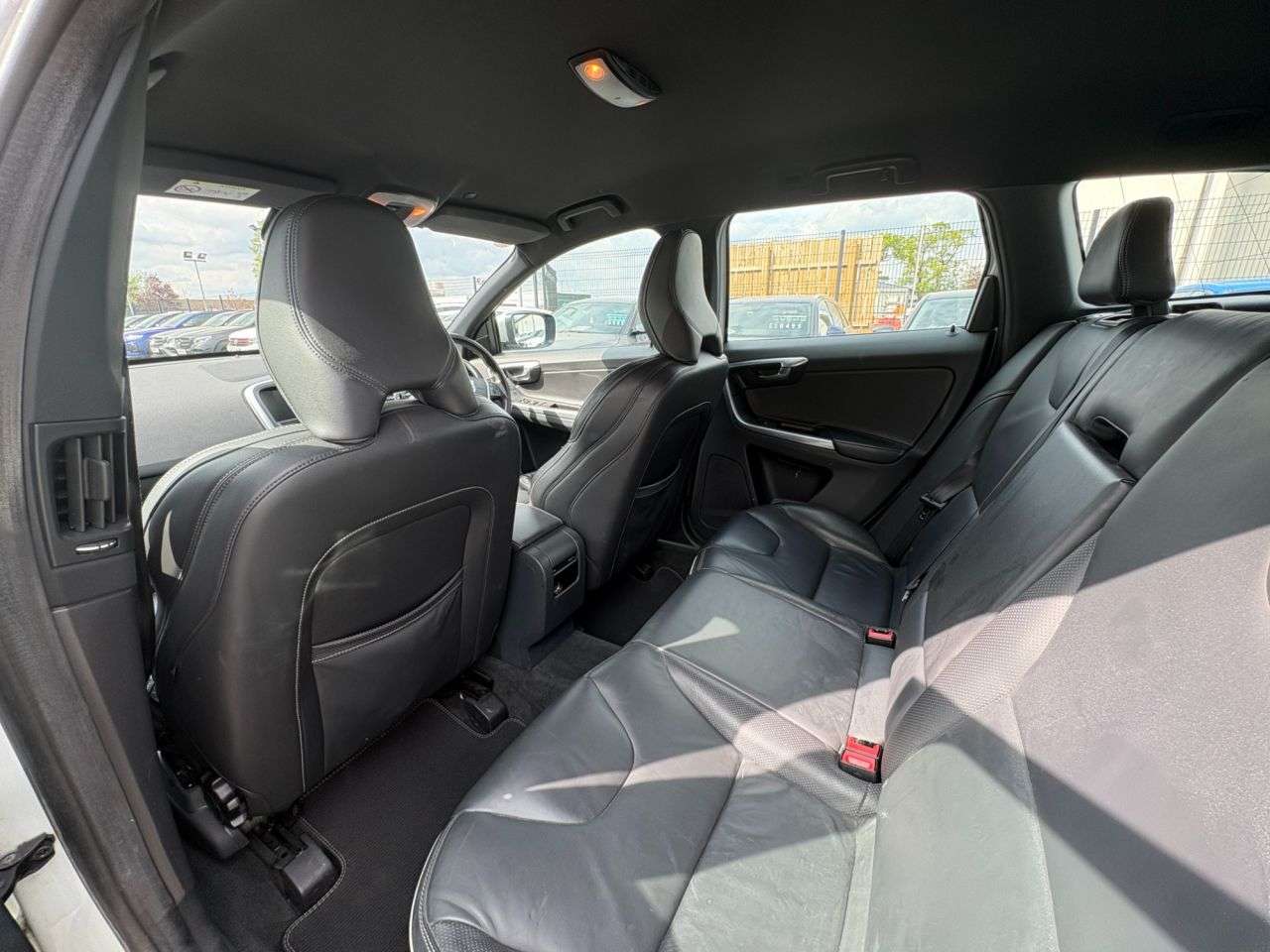 2015 VOLVO XC60 2015 VOLVO XC60