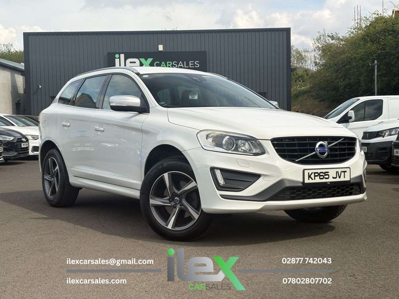 A 2015 VOLVO XC60 2.4 D4 R-Design Lux Nav SUV 5dr Diesel Auto AWD Euro 6 (s/s) (190 ps) AWD | A 2015 VOLVO XC60 2.4 D4 R-Design Lux Nav SUV 5dr Diesel Auto AWD Euro 6 (s/s) (190 ps) AWD |