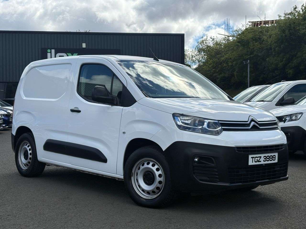 A 2020 CITROEN BERLINGO 1.5 BlueHDi 1000 Worker M Panel Van 5dr Diesel Manual SWB Euro 6 (s/s) (100 A 2020 CITROEN BERLINGO 1.5 BlueHDi 1000 Worker M Panel Van 5dr Diesel Manual SWB Euro 6 (s/s) (100