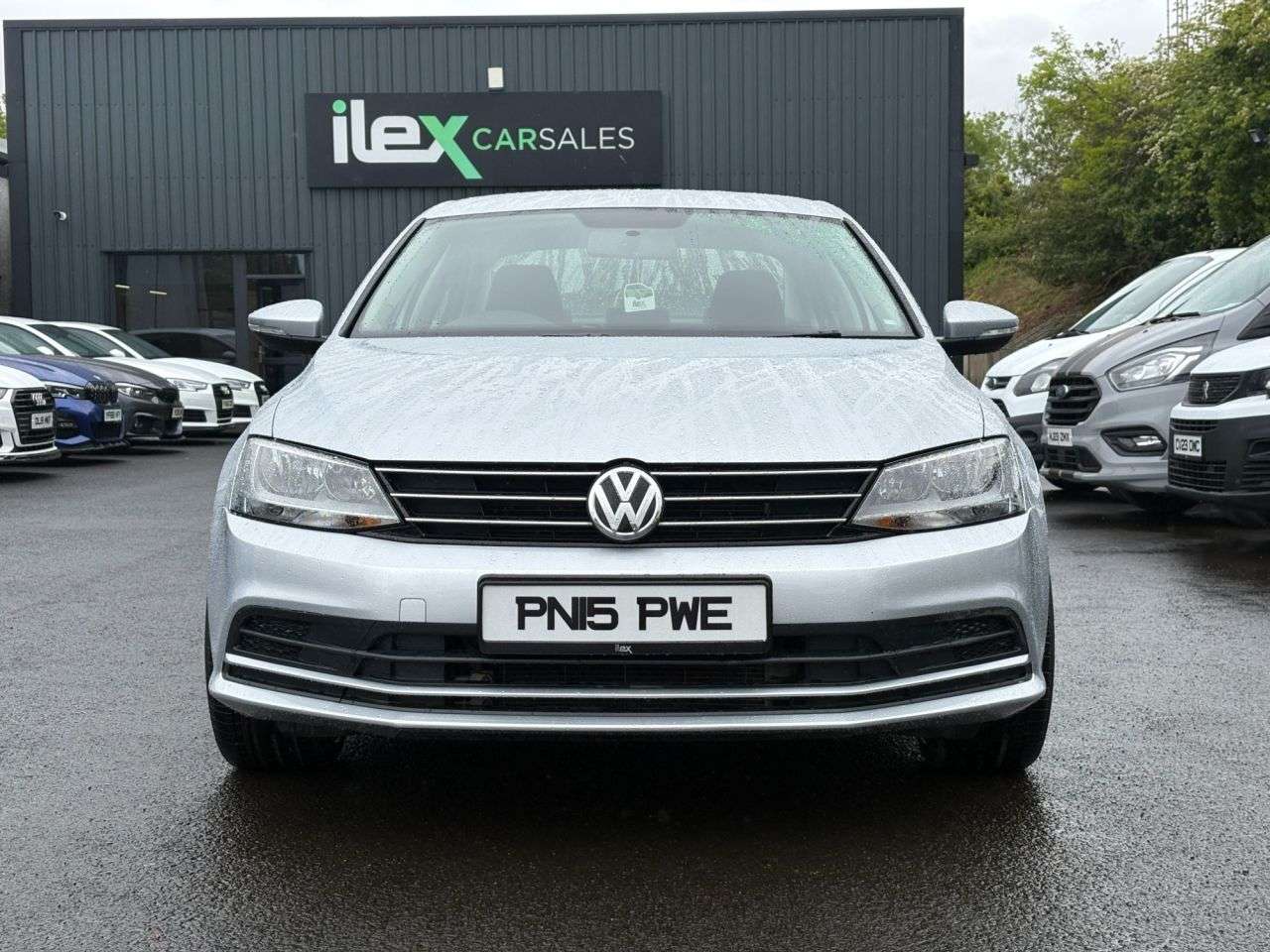 A 2015 VOLKSWAGEN JETTA 2.0 TDI BlueMotion Tech SE Saloon 4dr Diesel Manual Euro 6 (s/s) (110 ps) L A 2015 VOLKSWAGEN JETTA 2.0 TDI BlueMotion Tech SE Saloon 4dr Diesel Manual Euro 6 (s/s) (110 ps) L