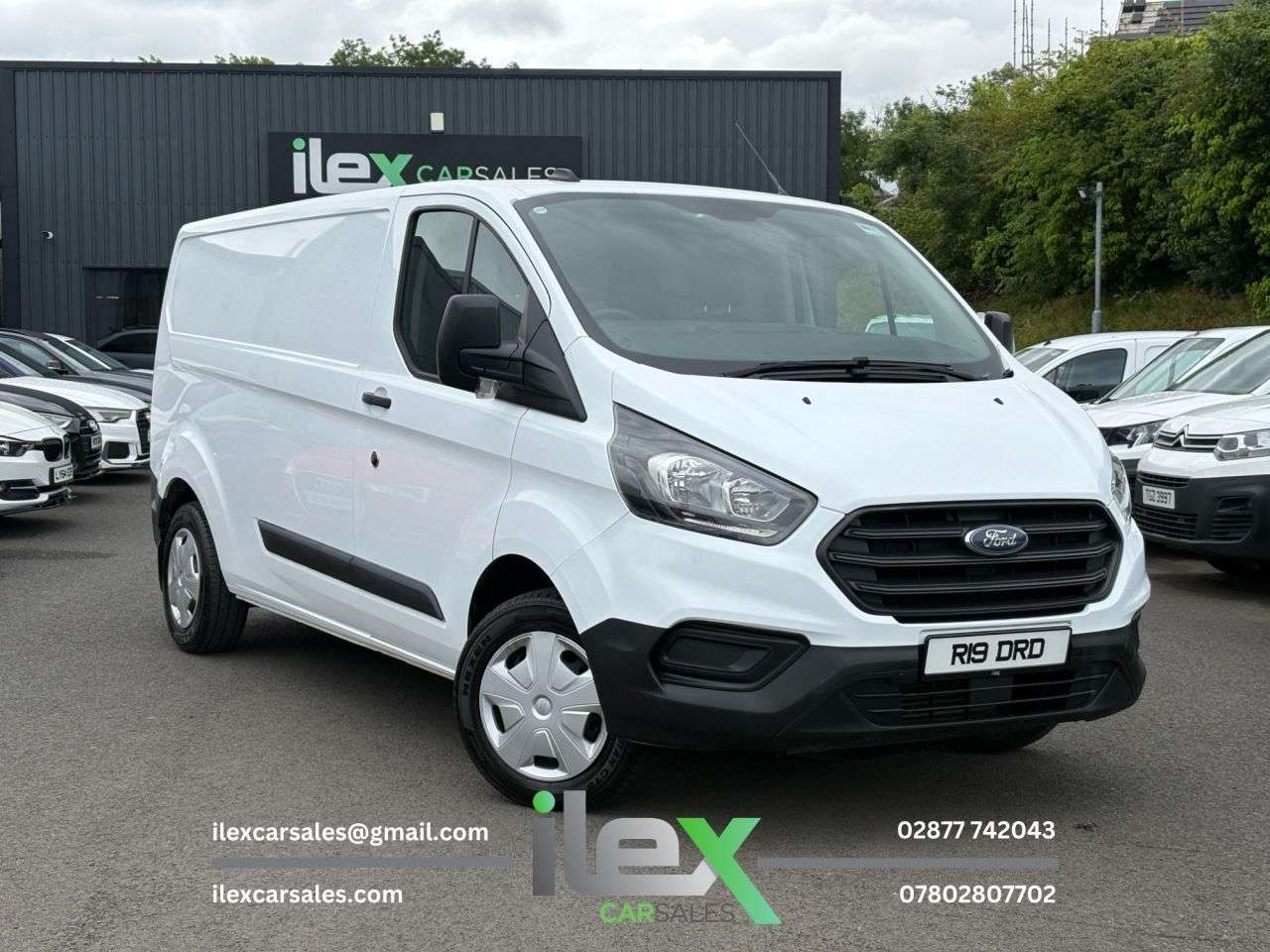 A 2020 FORD TRANSIT CUSTOM 2.0 300 EcoBlue Leader Panel Van 5dr Diesel Manual L2 H1 Euro 6 (s/s) (105 A 2020 FORD TRANSIT CUSTOM 2.0 300 EcoBlue Leader Panel Van 5dr Diesel Manual L2 H1 Euro 6 (s/s) (105