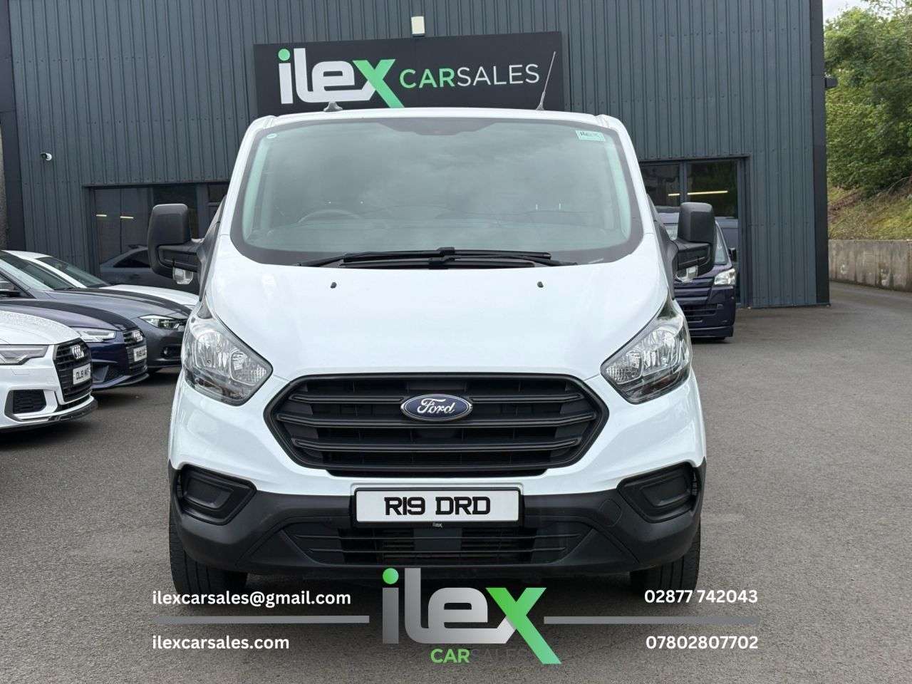 A 2020 FORD TRANSIT CUSTOM 2.0 300 EcoBlue Leader Panel Van 5dr Diesel Manual L2 H1 Euro 6 (s/s) (105 A 2020 FORD TRANSIT CUSTOM 2.0 300 EcoBlue Leader Panel Van 5dr Diesel Manual L2 H1 Euro 6 (s/s) (105